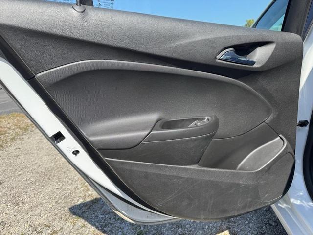 Photo of 2017 Summit White Chevrolet Cruze