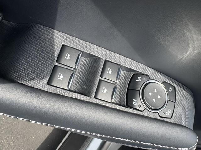 Photo of 2025 GLACIER GRAY MET TRI-COAT Ford Mustang Mach-E