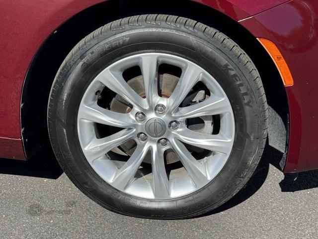 Photo of 2015 Velvet Red Pearlcoat Chrysler 200