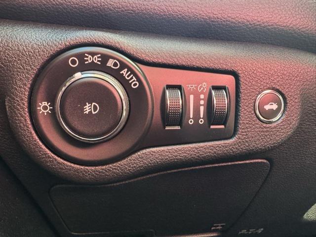 Photo of 2015 Velvet Red Pearlcoat Chrysler 200