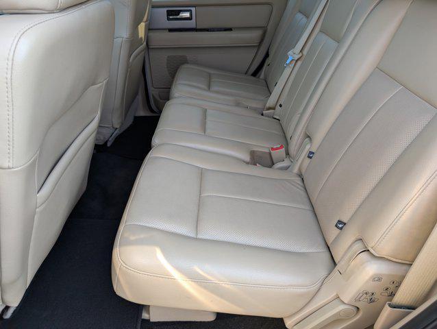 Photo of 2017 Oxford White Ford Expedition