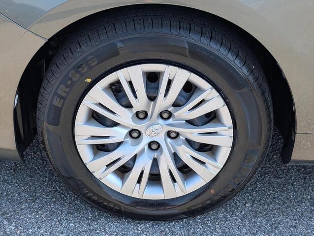 Photo of 2013 Cypress Pearl Toyota Camry