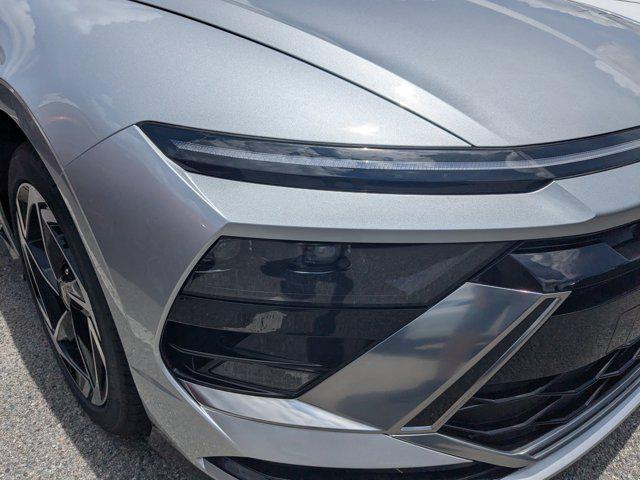 Photo of 2025 Aero Silver Hyundai SONATA
