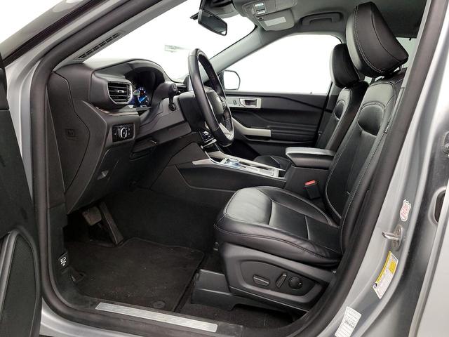 Photo of 2023 Silver Ford Explorer