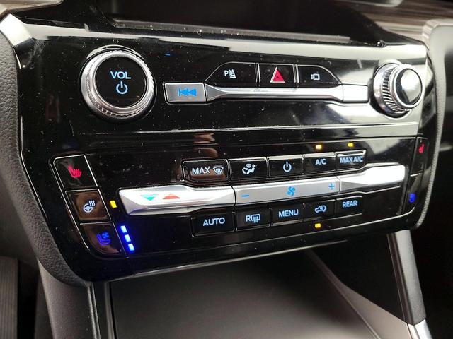 Photo of 2023 Silver Ford Explorer