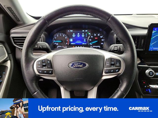 Photo of 2023 Silver Ford Explorer