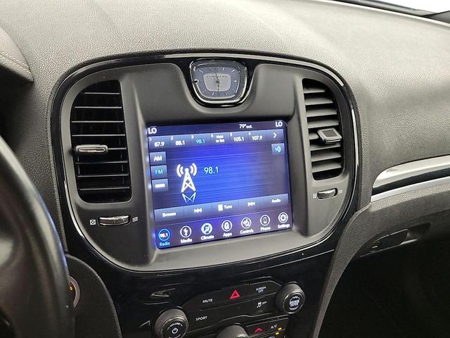 Photo of 2019 Black Chrysler 300