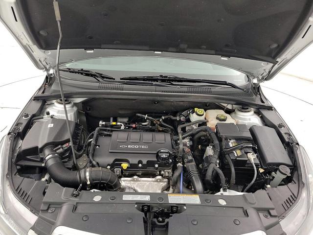 Photo of 2015 Silver Chevrolet Cruze