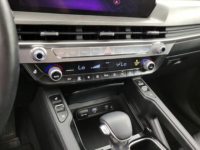 Photo of 2023 Black Kia Telluride
