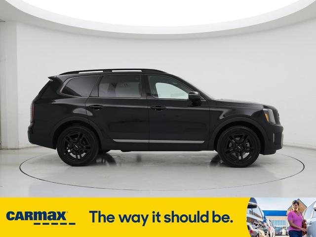 Photo of 2023 Black Kia Telluride