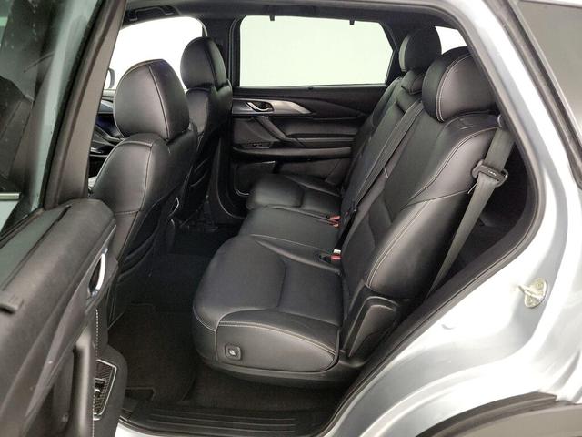 Photo of 2023 Silver Mazda CX-9