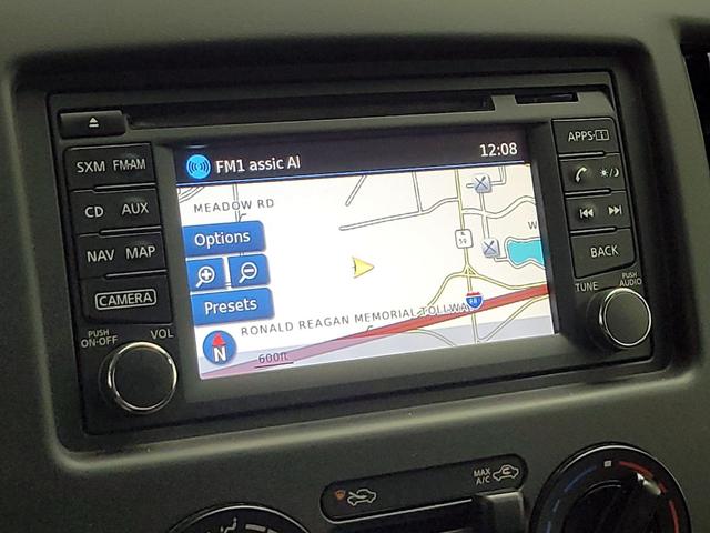 Photo of 2015 White Nissan NV200