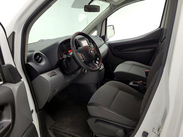 Photo of 2015 White Nissan NV200