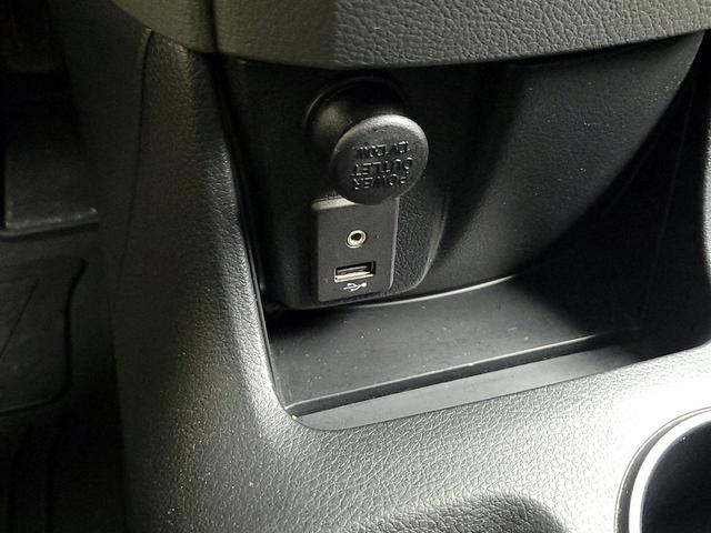 Photo of 2015 White Nissan NV200