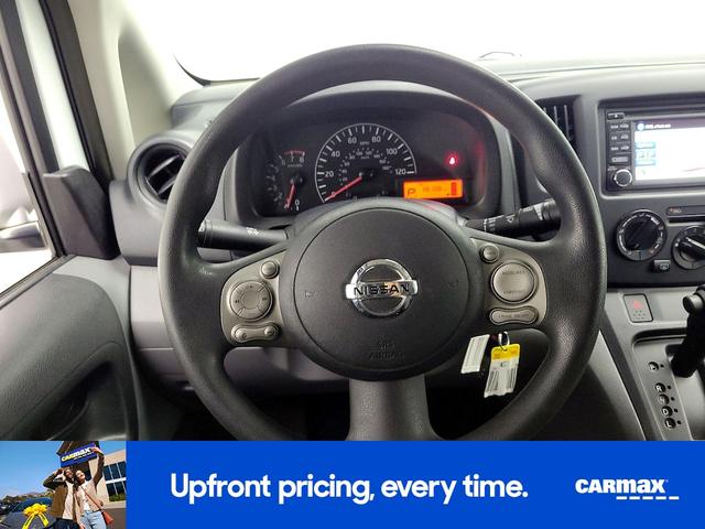 Photo of 2015 White Nissan NV200
