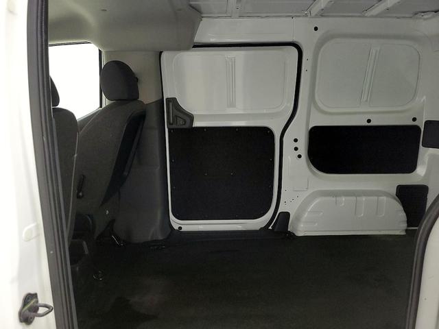 Photo of 2015 White Nissan NV200
