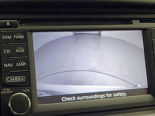 Photo of 2015 White Nissan NV200