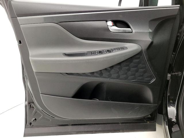Photo of 2022 Black Hyundai SANTA FE