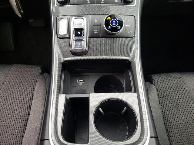 Photo of 2022 Black Hyundai SANTA FE