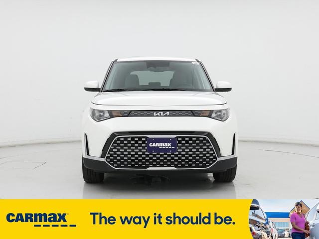 Photo of 2023 White Kia Soul