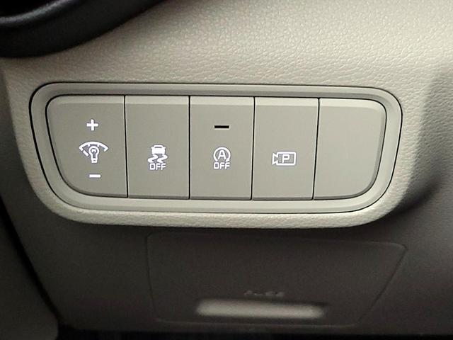 Photo of 2023 White Kia Soul