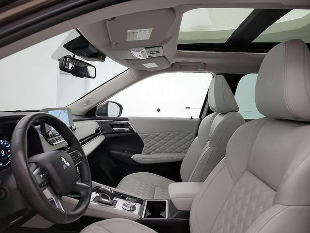 Photo of 2023 Brown Mitsubishi Outlander PHEV