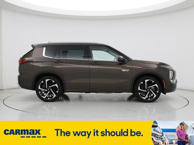 Photo of 2023 Brown Mitsubishi Outlander PHEV