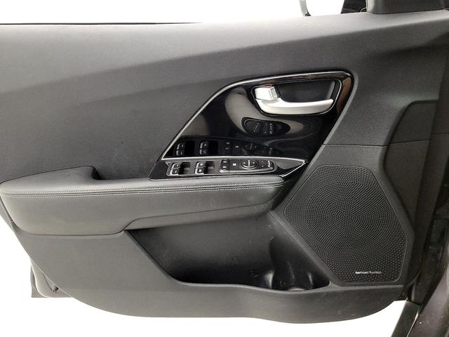 Photo of 2018 Gray Kia Niro
