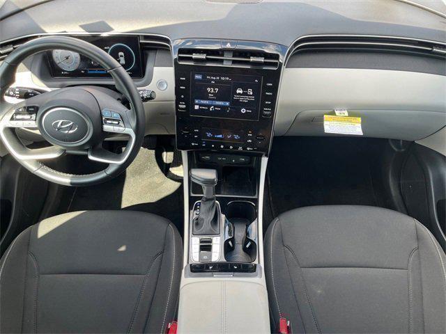 Photo of 2022 Quartz White Hyundai TUCSON