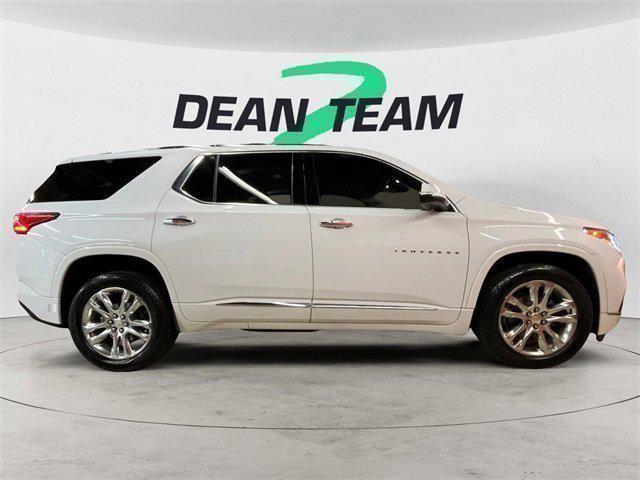Photo of 2019 Summit White Chevrolet Traverse