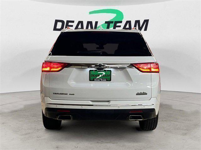 Photo of 2019 Summit White Chevrolet Traverse