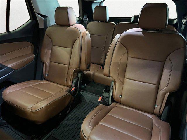 Photo of 2019 Summit White Chevrolet Traverse