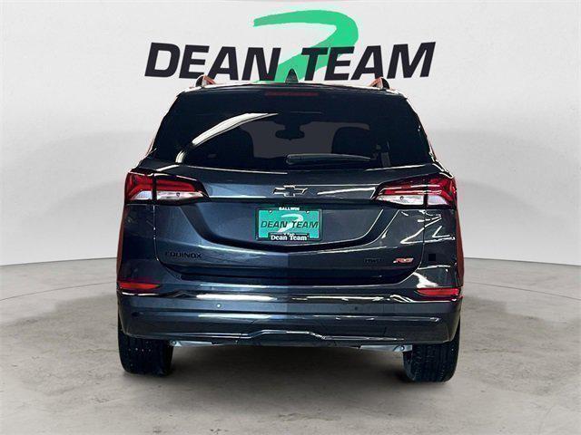 Photo of 2022 Iron Gray Metallic Chevrolet Equinox
