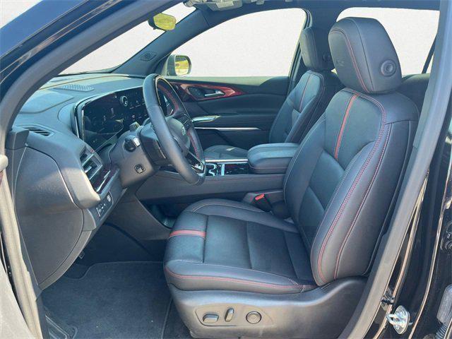 Photo of 2024 Mosaic Black Metallic Chevrolet Traverse