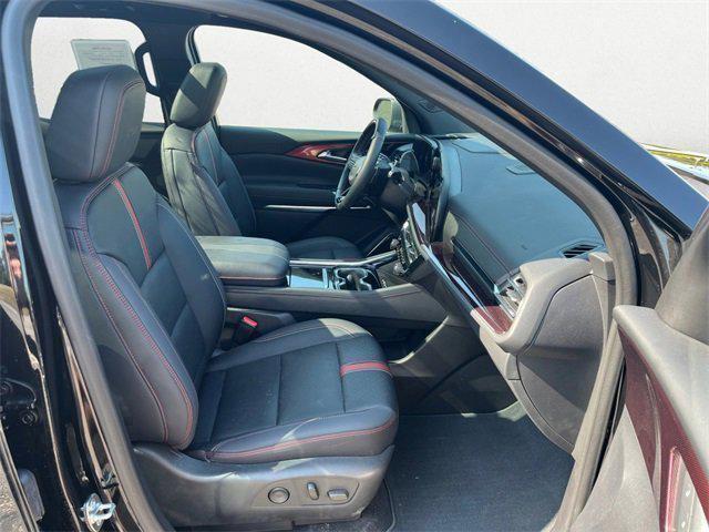 Photo of 2024 Mosaic Black Metallic Chevrolet Traverse