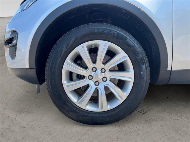 Photo of 2019 Indus Silver Metallic Land Rover Discovery Sport