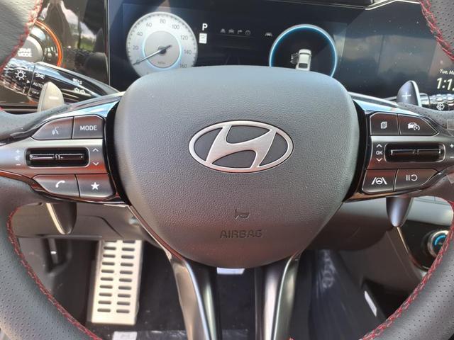 Photo of 2025 Abyss Black Hyundai ELANTRA