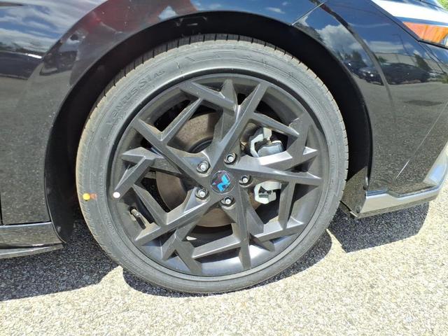 Photo of 2025 Abyss Black Hyundai ELANTRA