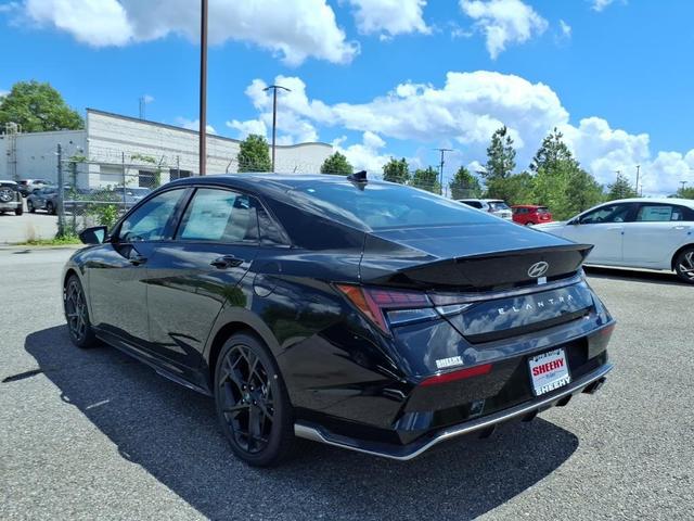 Photo of 2025 Abyss Black Hyundai ELANTRA
