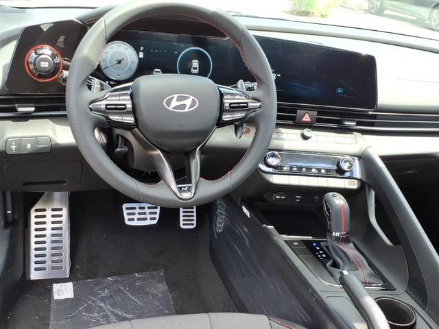 Photo of 2025 Abyss Black Hyundai ELANTRA