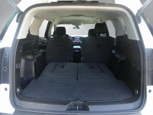 Photo of 2022 Summit White GMC Acadia