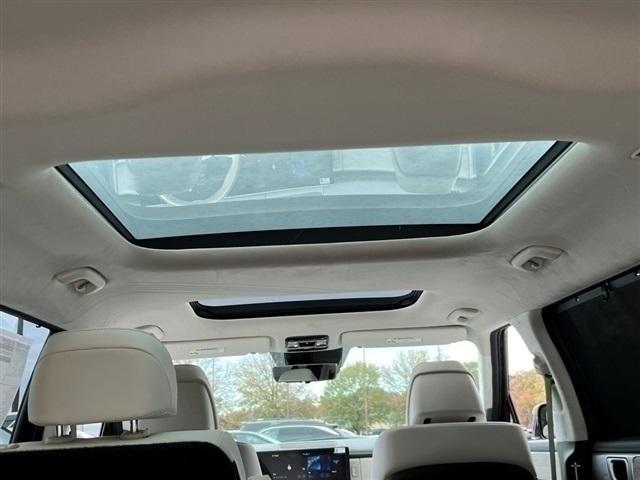 Photo of 2025 Phantom Black Hyundai SANTA FE HEV