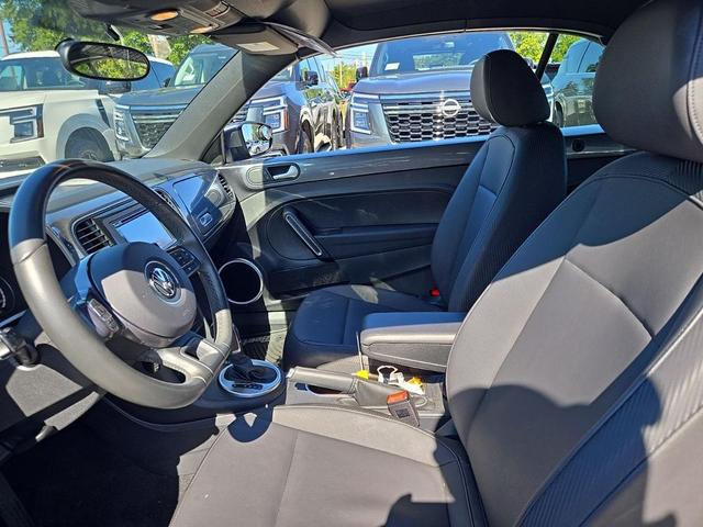 Photo of 2015 Platinum Gray Metallic/Black Roof Volkswagen Beetle