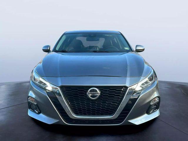 Photo of 2019 Gun Metallic Nissan Altima