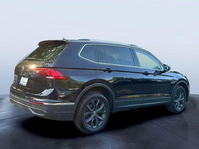 Photo of 2024 Deep Black Pearl Effect Volkswagen Tiguan