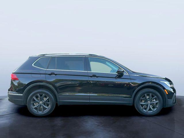 Photo of 2024 Deep Black Pearl Effect Volkswagen Tiguan