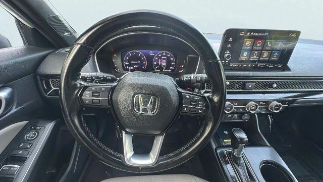 Photo of 2022 White Honda Civic
