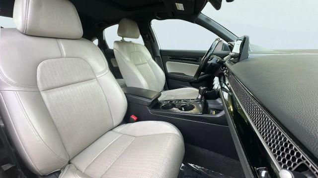 Photo of 2022 White Honda Civic