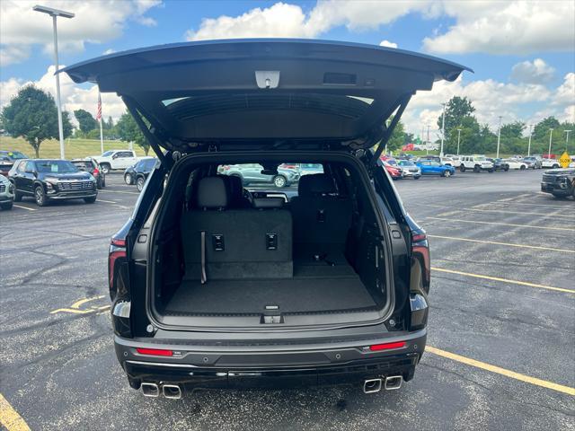 Photo of 2025 Mosaic Black Metallic Chevrolet Traverse
