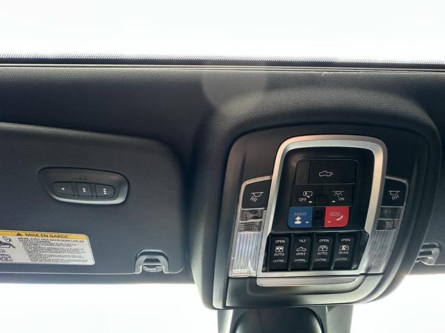 Photo of 2024 Diamond Black Crystal Pearlcoat RAM 1500